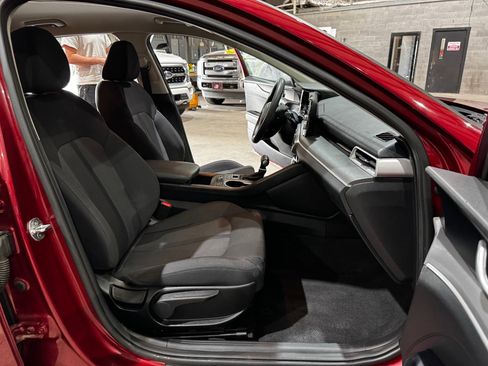 Used 2022 Kia K5 LXS image 26