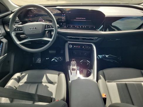 Certified 2025 Audi Q5 Premium w/ Convenience Package AWD/4WD image 2