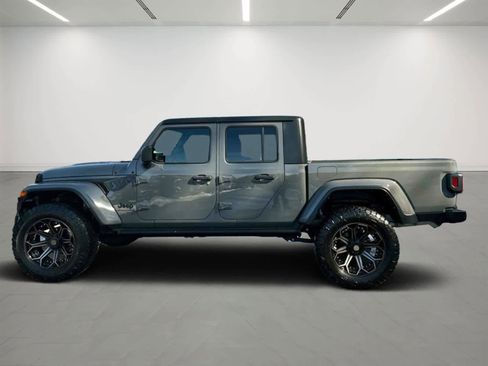 Used 2023 Jeep Gladiator Sport image 2