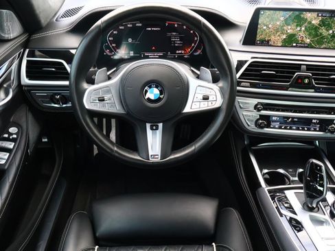 Used 2020 BMW M760i xDrive w/ Luxury Rear Seating Package AWD/4WD image 11