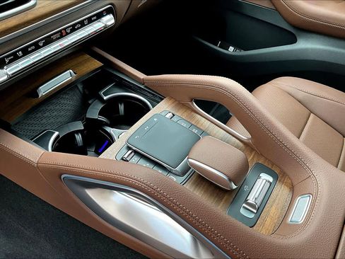 New 2026 Mercedes-Benz GLS 450 4MATIC image 11