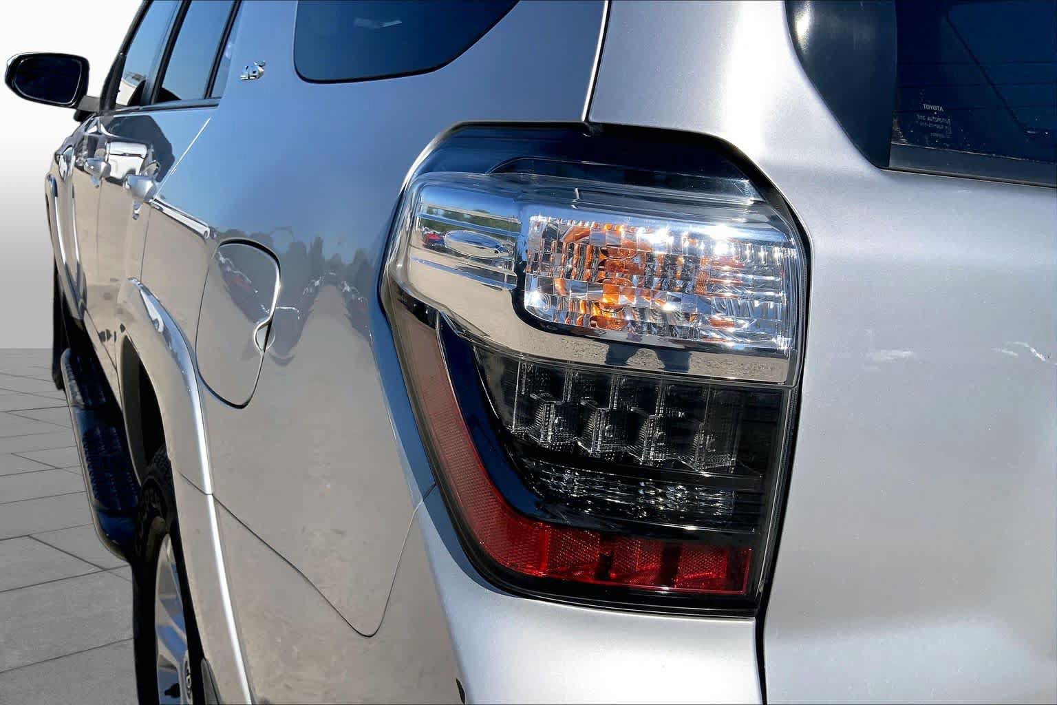 Used 2016 Toyota 4Runner SR5 RWD image 28