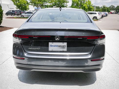 Used 2023 Honda Accord EX image 9
