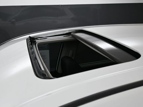 Used 2025 Honda CR-V EX image 11