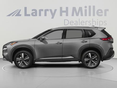 Used 2021 Nissan Rogue SL w/ Premium Package FWD image 3