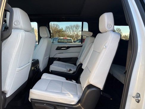 New 2026 Chevrolet Suburban Premier image 6