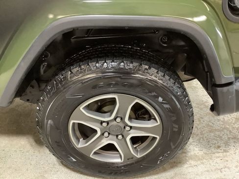 Used 2021 Jeep Wrangler Unlimited Sport image 15