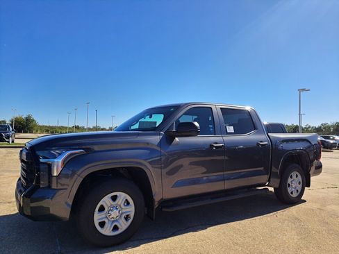 New 2026 Toyota Tundra SR image 9