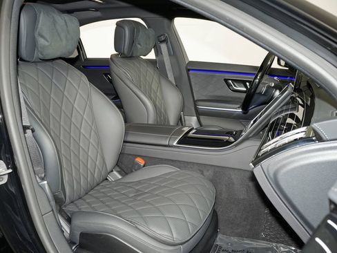 Used 2025 Mercedes-Benz S 580 4MATIC Sedan image 16