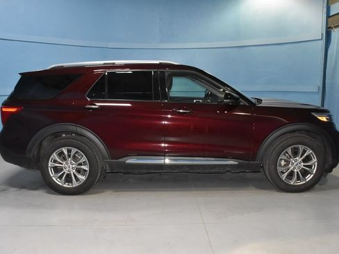Used 2022 Ford Explorer Limited w/ Equipment Group 301A AWD/4WD image 26