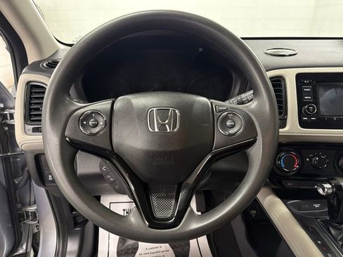 Used 2019 Honda HR-V LX image 17