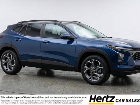 Used 2025 Chevrolet Trax LT image 1