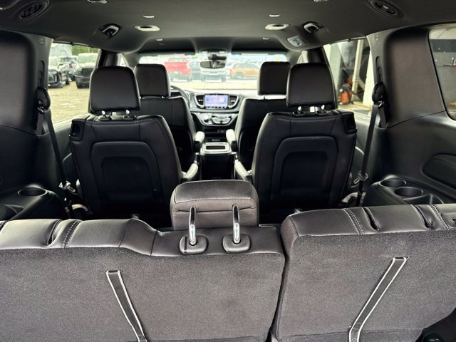 Used 2026 Chrysler Pacifica Select FWD image 24