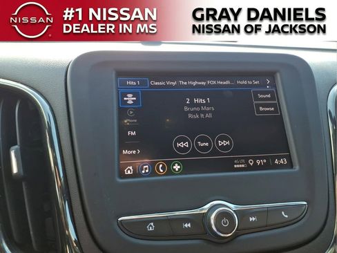 Used 2022 Chevrolet Equinox RS w/ LPO, Floor Liner Package AWD/4WD image 17
