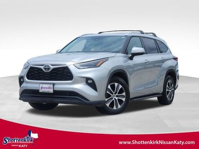Used 2022 Toyota Highlander XLE