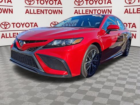 Used 2023 Toyota Camry SE w/ Audio Upgrade Package FWD image 3