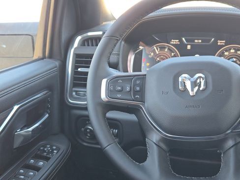 Used 2025 RAM 2500 Laramie AWD/4WD image 19