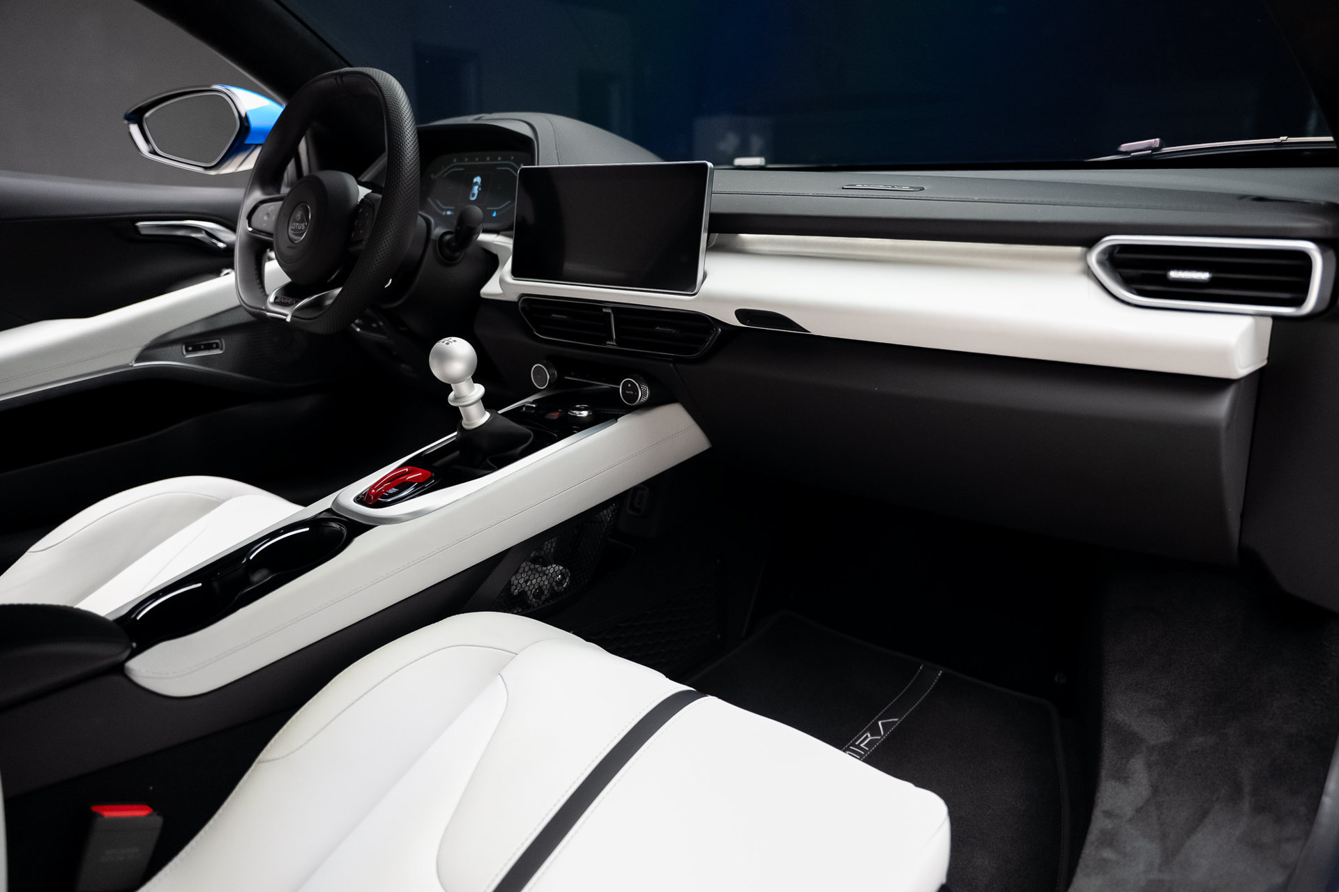 Used 2025 Lotus Emira RWD image 57