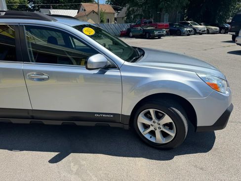 Used 2013 Subaru Outback 2.5i Premium AWD/4WD image 11