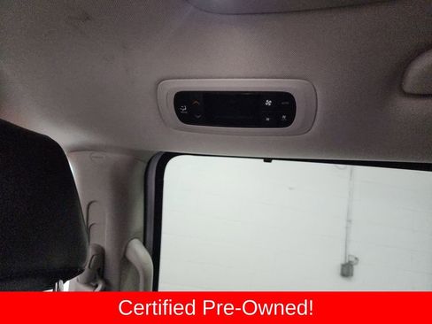 Used 2024 Chrysler Pacifica Touring-L image 25