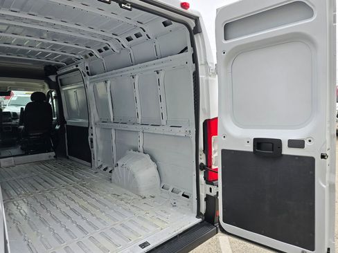 Used 2023 RAM ProMaster 3500 FWD image 12