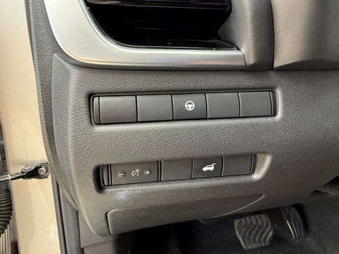 Used 2022 Nissan Rogue SL FWD image 12