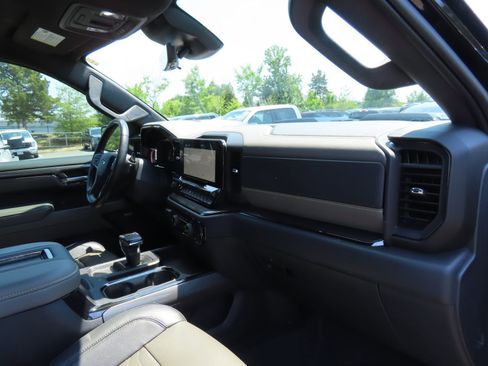 Used 2022 Chevrolet Silverado 1500 ZR2 w/ Technology Package AWD/4WD image 20
