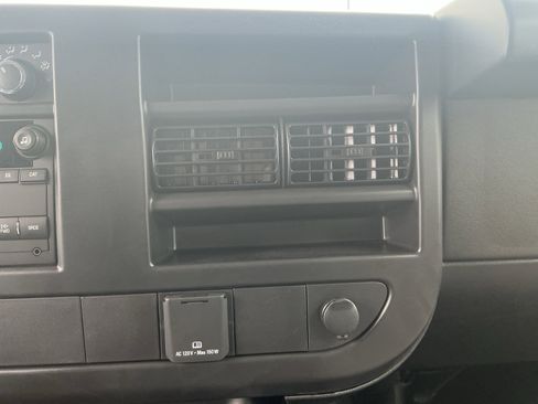 New 2026 Chevrolet Express 3500 Extended RWD image 17