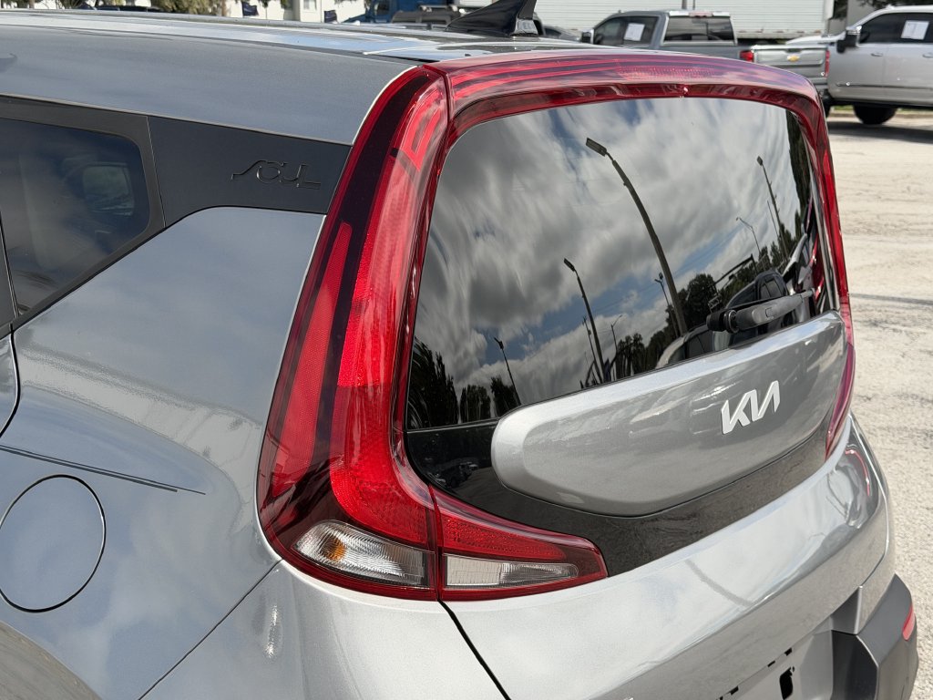 Certified 2022 Kia Soul LX FWD image 11