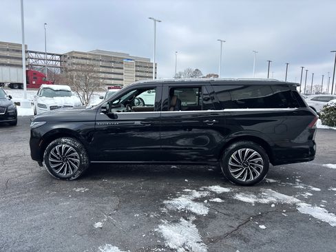 New 2025 Lincoln Navigator L Black Label image 4