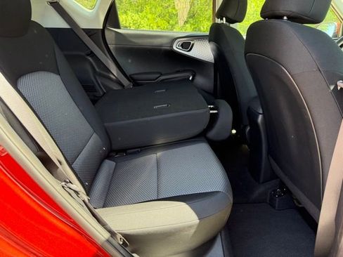 Used 2025 Kia Soul LX w/ LX Technology Package image 7