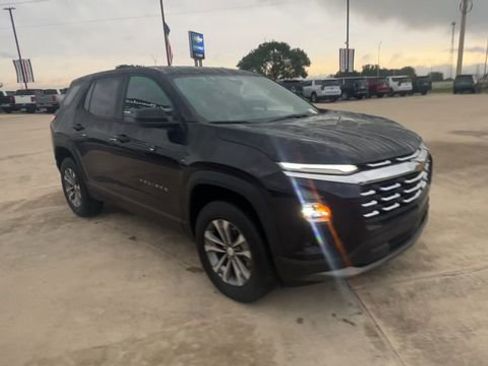 Certified 2026 Chevrolet Equinox LT FWD image 2