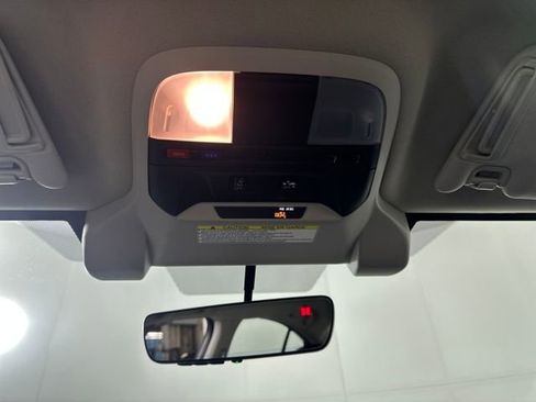 Used 2022 Subaru Impreza 2.0i Premium image 4