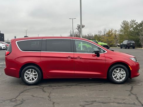 New 2026 Chrysler Voyager LX image 8