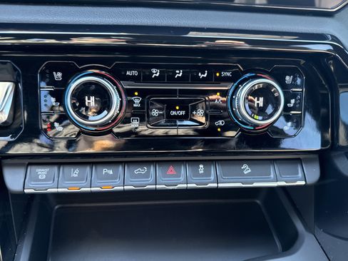 Used 2024 GMC Sierra 2500 AT4 w/ AT4 Premium Plus Package image 27