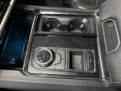 Used 2024 Ford Expedition XLT RWD image 21