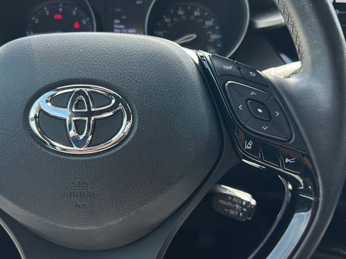 Used 2019 Toyota C-HR Limited image 27