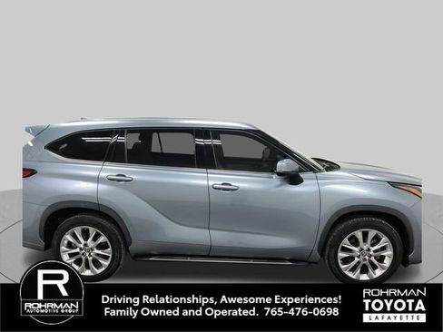 Used 2021 Toyota Highlander Limited FWD image 8