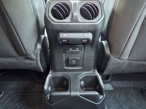 Used 2023 Jeep Gladiator Overland AWD/4WD image 28