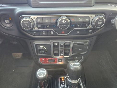 Used 2019 Jeep Wrangler Unlimited Rubicon w/ Cold Weather Group AWD/4WD image 42