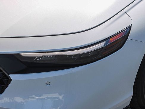 Used 2023 Honda Accord EX-L image 5