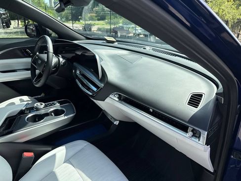 Used 2024 Cadillac Lyriq Sport AWD/4WD image 37