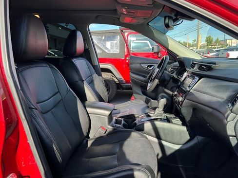 Used 2019 Nissan Rogue SL w/ Premium Package FWD image 24