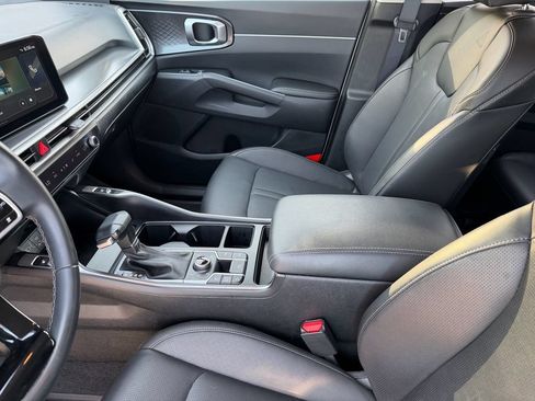 Used 2024 Kia Sorento S AWD/4WD image 10