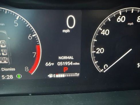 Used 2023 Honda Pilot TrailSport image 9