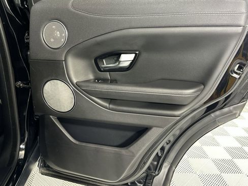Used 2019 Land Rover Range Rover Evoque SE Premium AWD/4WD image 32