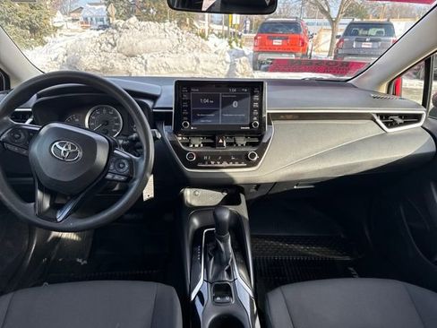 Used 2021 Toyota Corolla LE image 22