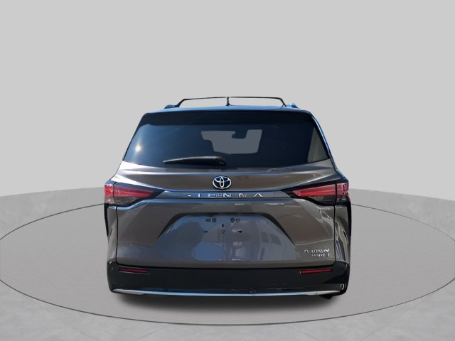 Used 2021 Toyota Sienna Platinum FWD image 4