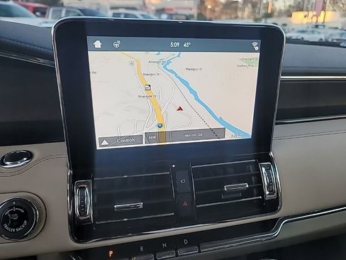 Used 2019 Lincoln Navigator L Reserve image 14