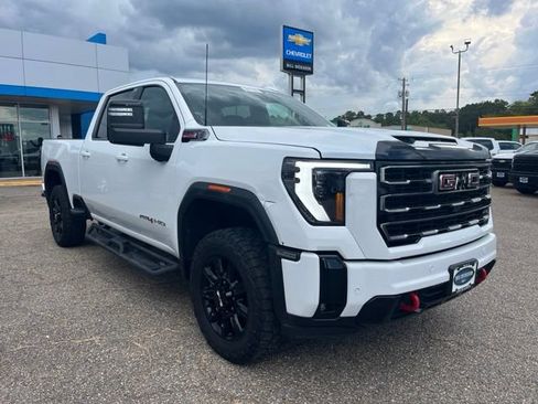 Used 2025 GMC Sierra 2500 AT4 AWD/4WD image 1